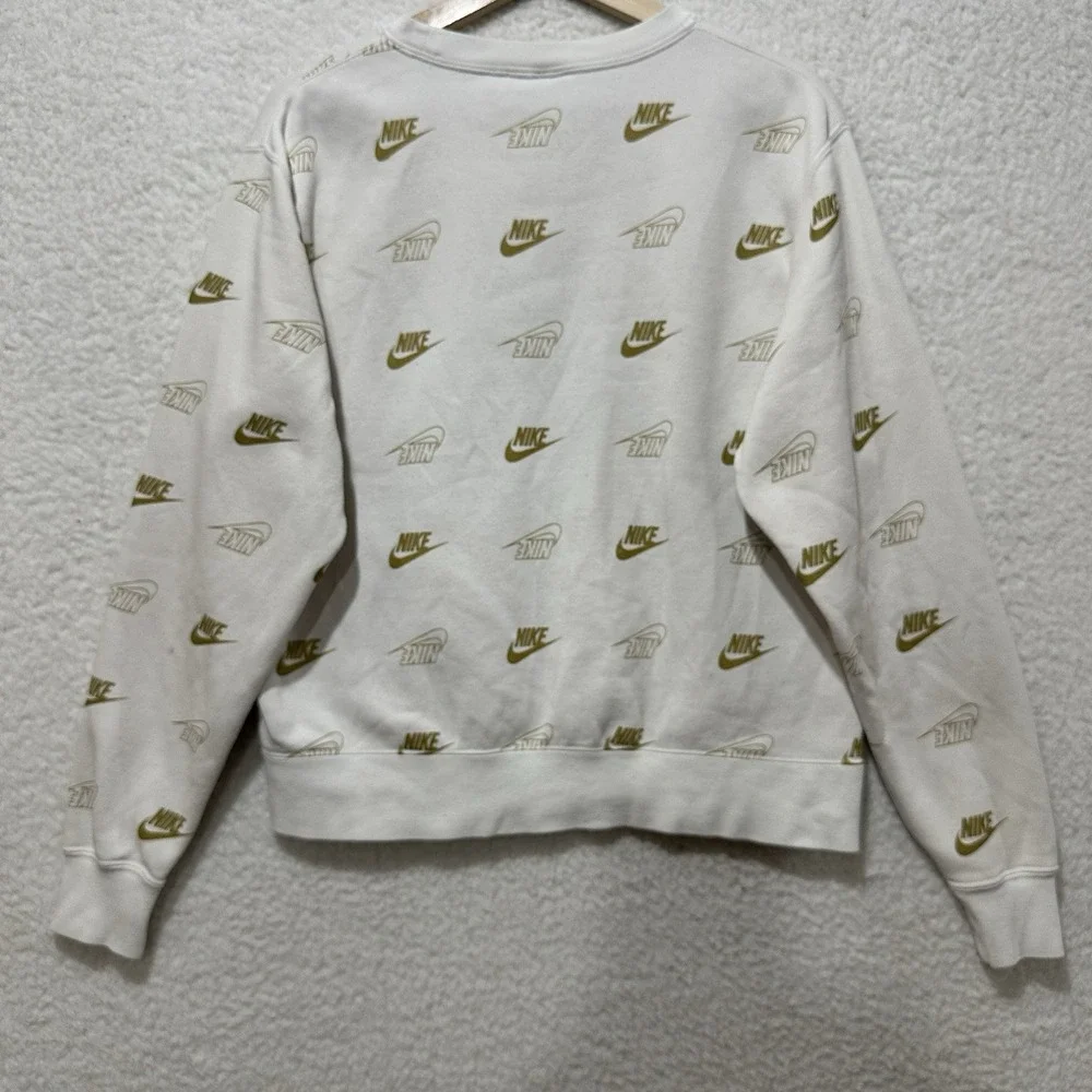 Nike pullover sweatshirt